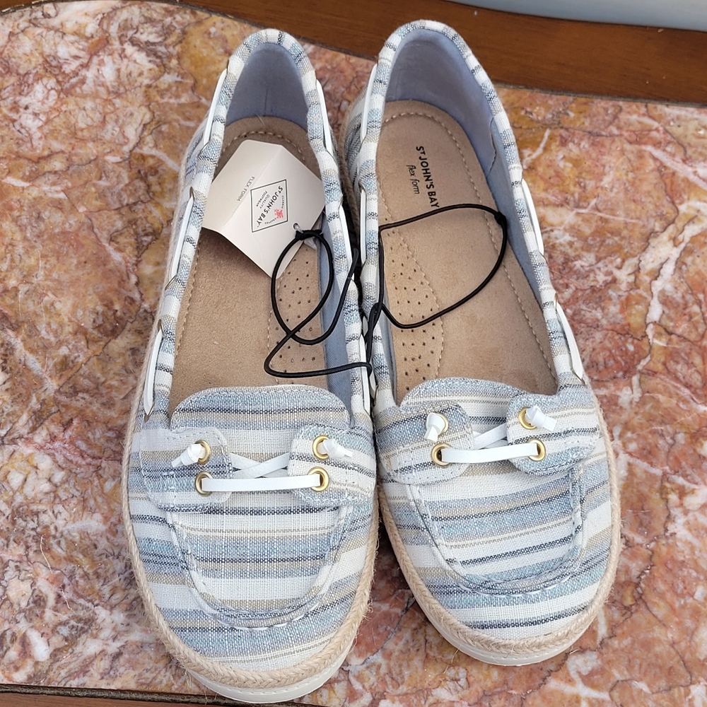 St. John’s Bay Comfort Flats Slip On Sneakers Sz 9